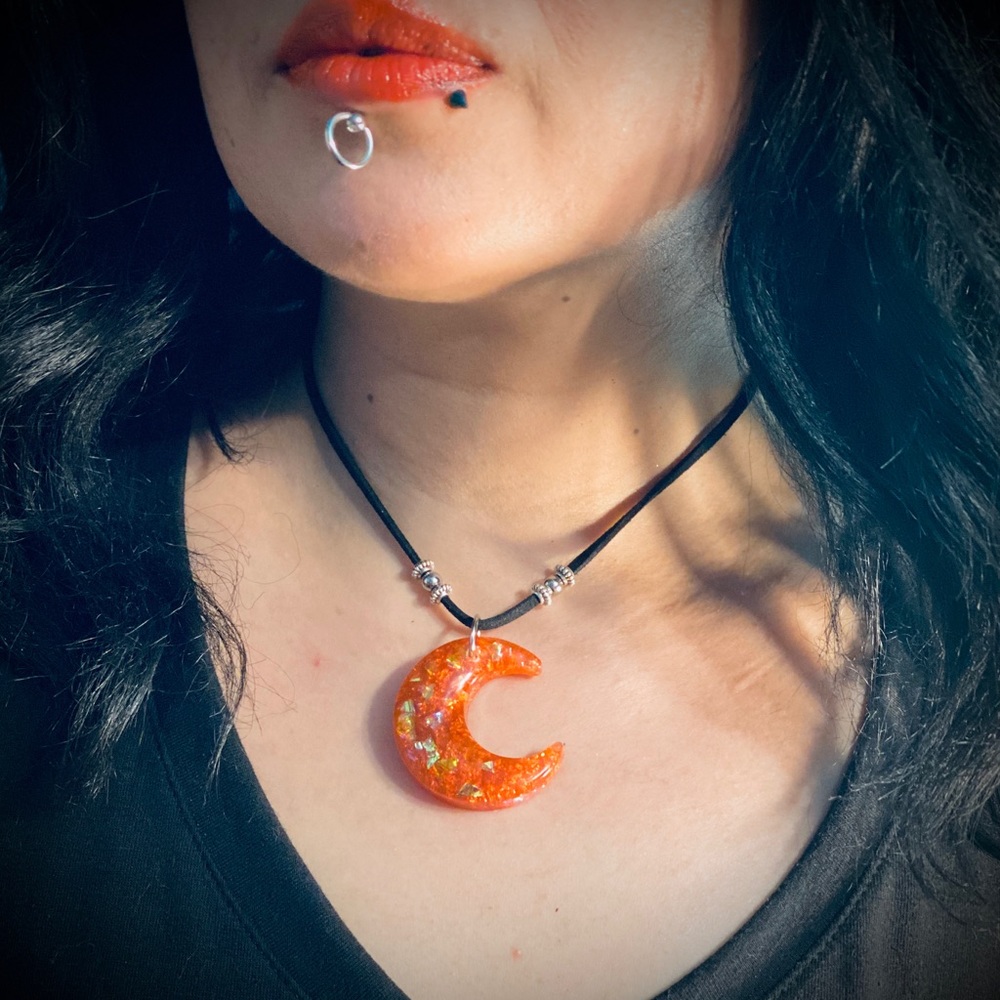 Orange & iridescent glitter resin crescent moon - Picture 2 of 14
